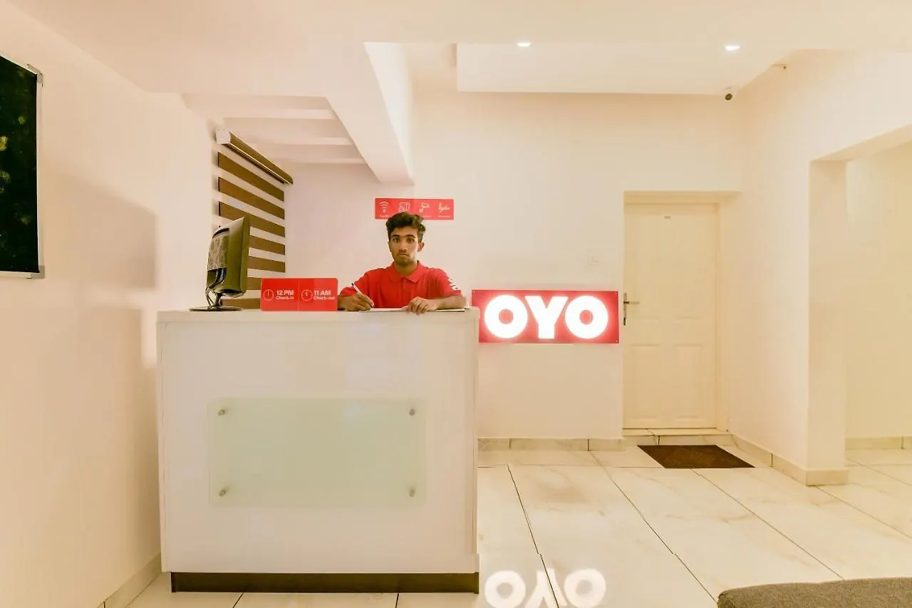 Vaccinated Staff - Oyo 15973 F Square Hotel Kochi